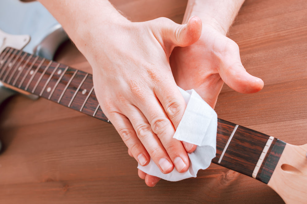 How to Clean a Guitar?