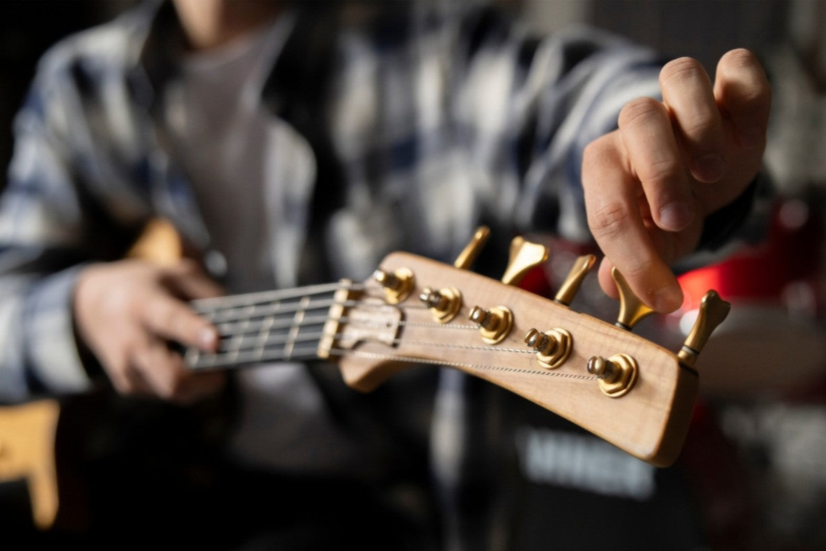 How to Tune an Electric Guitar