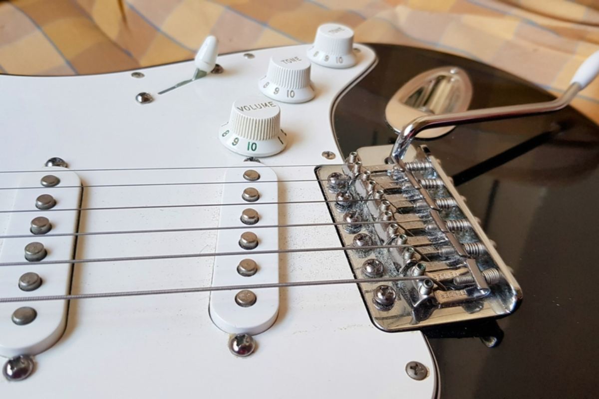 What are the Types of Guitar Bridges and Which Should You Choose?