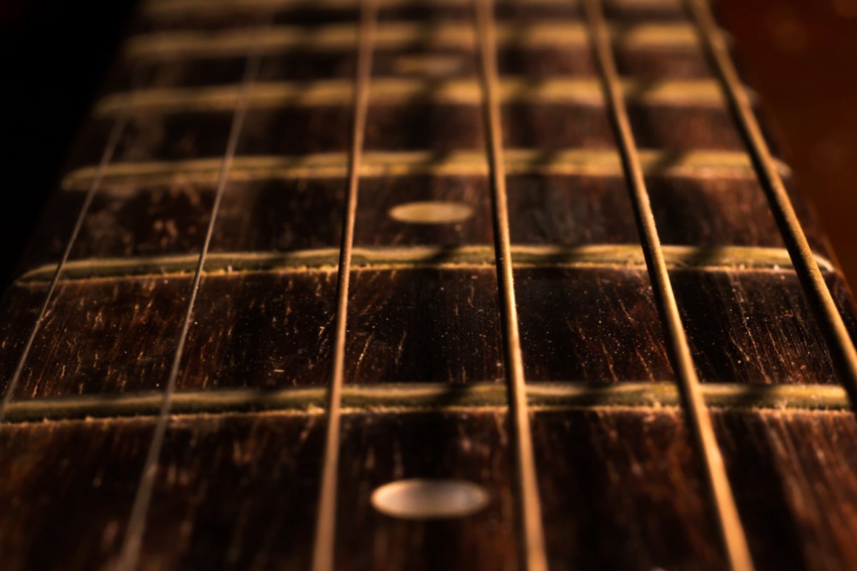 What difference does Neck Construction make to an Electric Guitar?