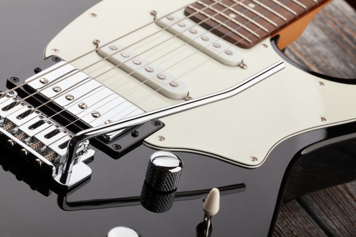 Electric Guitar Pickups 101 - Single Coils & Humbuckers