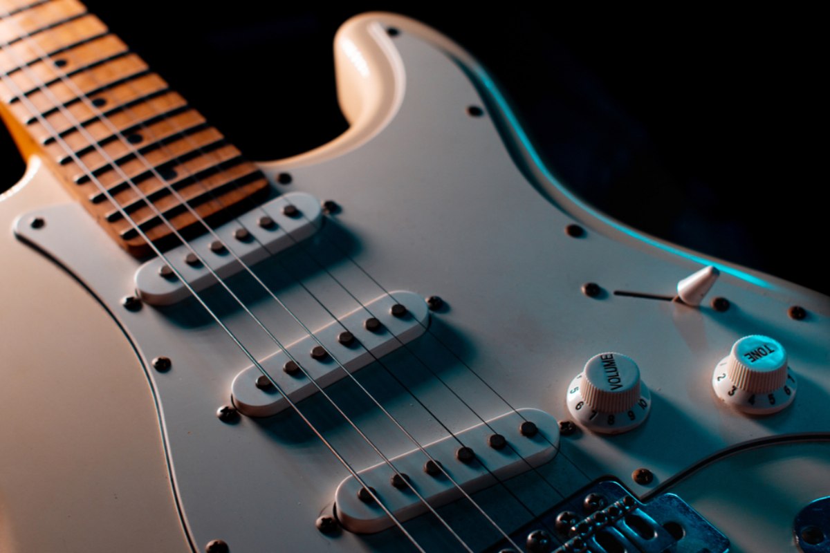 10 Best White Electric Guitars That You Can Consider